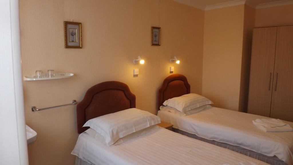 Seawold Guest House 세인트 브릴레이드 외부 사진